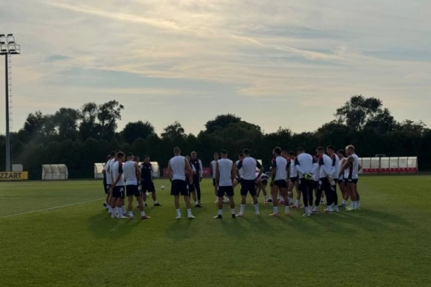 NESTVARNE SCENE NA AUTOKOMANDI ZBOG SRBIJE I ENGLESKE! Ovakav kolaps odavno nije viđen u Beogradu! (VIDEO)