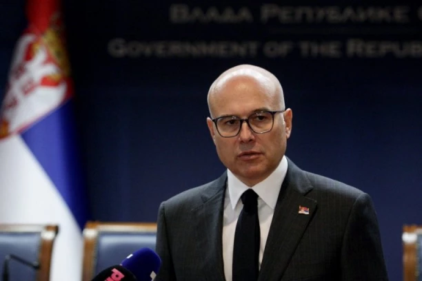 LIDER SNS VUČEVIĆ O PRAVOM LICU BLOKADERA! Prorektor Bojović potpisao da tragedija u Novom Sadu nije strašna!