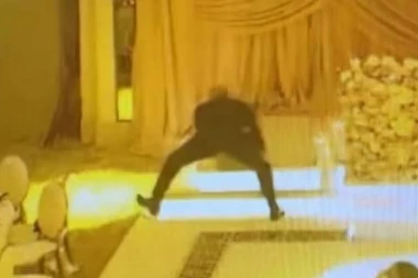 ŠOKANTNA KRAĐA! Uleteli na venčanje i oteli kutuju sa novcem! (VIDEO)