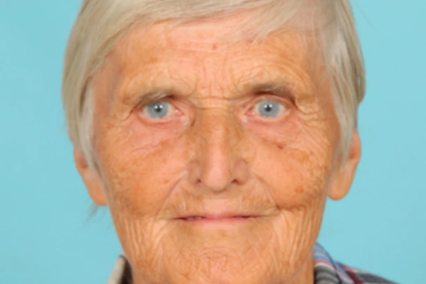 DA LI JE NEKO VIDEO OVU ŽENU? Policija uputila javni apel za pomoć u potrazi - NESTALA DOK JE BILA SA PORODICOM!