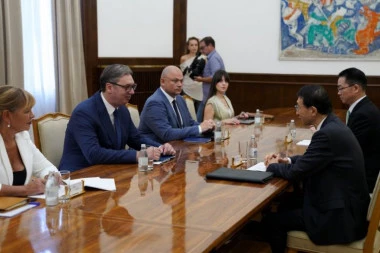 NASTAVLJA SE JAČANJE BILATERALNE SARADNJE SA JAPANOM! Oglasio se Vučić nakon sastanka sa Akirom Imamurom (FOTO)