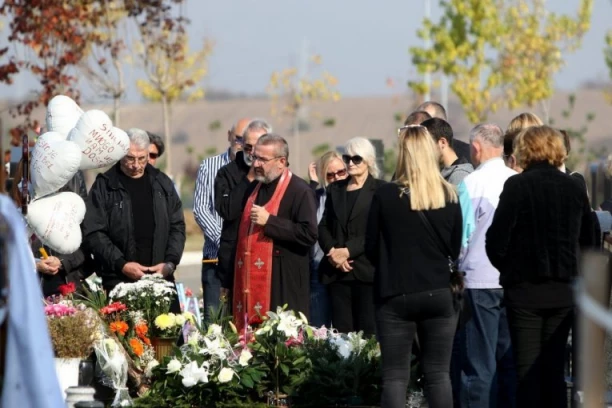 SVE SU USPOMENE LEPE SEM OVE! Gruova majka nakon 6 godina PRVI PUT OTVORILA DUŠU - njene reči seku poput žileta!