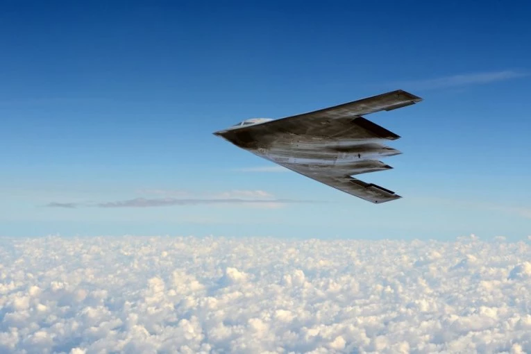 NEMAČKI VOJNI AVION SATIMA KRUŽIO IZNAD PRIŠTINE! Morao da promeni odredište, evo i zbog čega