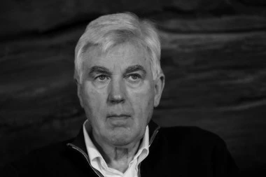 DIRNUTI SMO TIM PRIČAMA! Svet glume se oprašta od čuvenog dizajnera scenografije!