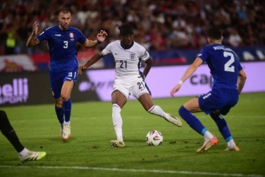 ENGLESKI MEDIJI BRUJE: Evo zbog čega je prekinut meč sa Srbijom!