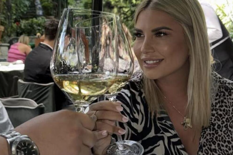 Dea Đurđević sa novim dečkom na ručku