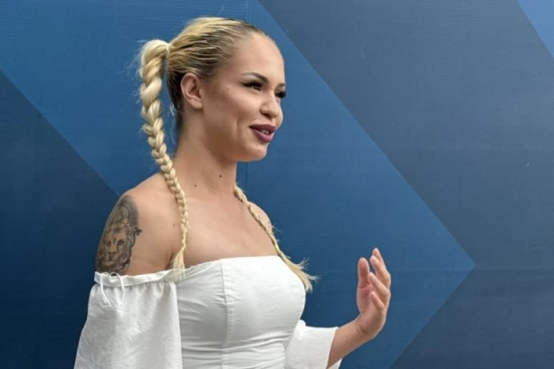 UČESNICA "ELITE 9" NAPRAVILA LOM NA SISTEMATSKOM PREGLEDU! Zbog jezivog saopštenja POLUDELA, odmah prekinula sve: Odakle vama to?! (VIDEO)