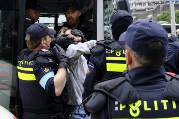 NEZAPAMĆENO NASILJE U NOVOGODIŠNJOJ NOĆI! Teški incidenti povezani sa upotrebom vatrometa, brojni povređeni, stradao i tinejdžer