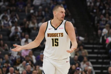 ČUVENI NBA AS POKLONIO JOKIĆU LEGENDARNI AUTOMOBIL: "Šteta samo što stoji u garaži i sav se uprašio"