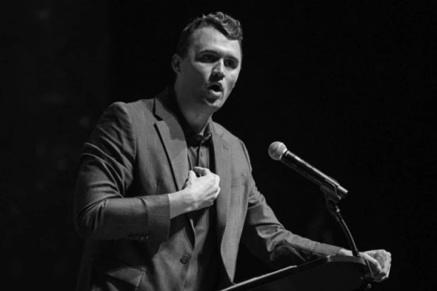 (MAPA) ODAVDE JE ATENTATOR PUCAO NA KIRKA! Objavljena najvažnija fotografija, a sada su se oglasili i očevici koji su bili na korak od njega!