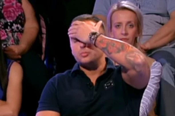 IZBIO NEVIĐENI KARAMBOL UŽIVO U PROGRAMU! Stefana Karića UNAKAZILO urgentno saopštenje voditeljke usred emsije! (VIDEO)