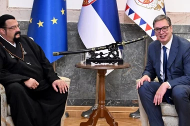 DIVAN POVOD! Predsednik Vučić ugostio čuvenog glumca Stivena Sigala!