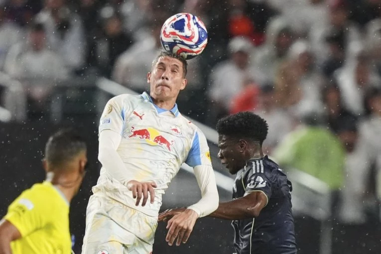 MILIONI STIŽU U SUPERLIGU: Ni Zvezda, ni Partizan - tim iz donjeg doma uzeo 2.000.000 evra!