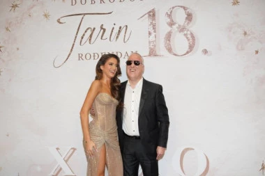 O LEPOJ TARI BRUJI CELA SRBIJA! Ćerka Saše Matića očarala izgledom, a za punoletstvo od gostiju zaradila za LUKS STAN!