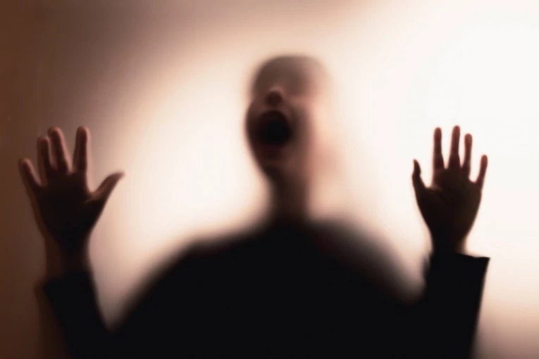 MONSTRUM! Vođa kampa DROGIRAO, PA SILOVAO DECU - stavljao im narkotike u slatkiše!