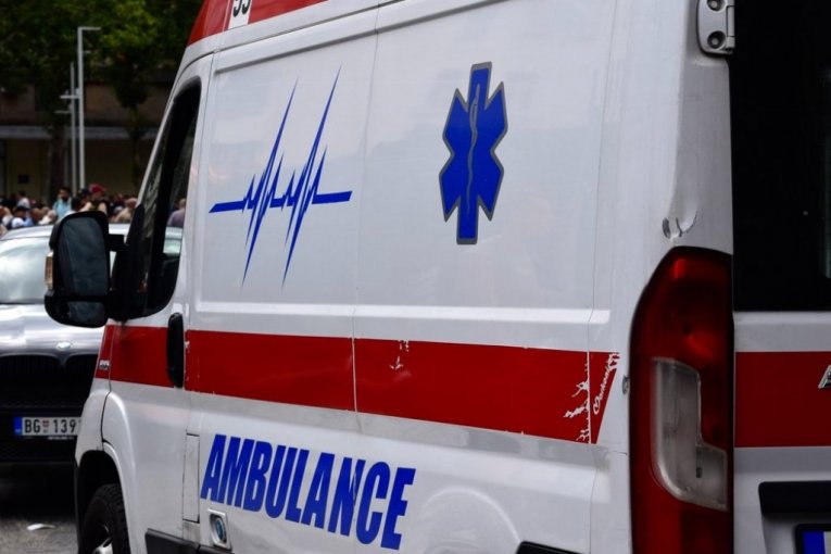 УЖАС НА ЮГЕ СЕРБИИ! Мужчина получил ножевое ранение!