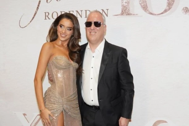 SUZE PREPLAVILE SAVA  CENTAR! Saša Matić emotivnim govorom rasplakao goste na punoletstvu lepe Tare