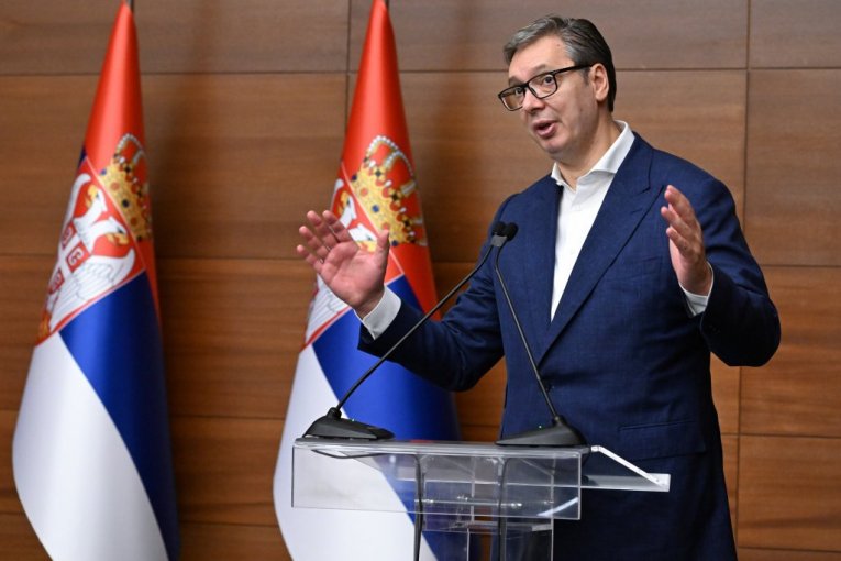 PORED RUŠENJA CRKVE, SADA ŽELE DA SRUŠE I VOJSKU! Predsednik Vučić o histeriji blokadera!