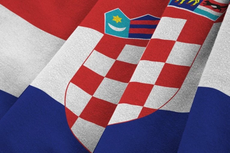 SKANDAL EPSKIH RAZMERA: Hrvatski sveštenici uzeli srebro na EP, pa slavili uz sramnu Tompsonovu pesmu!
