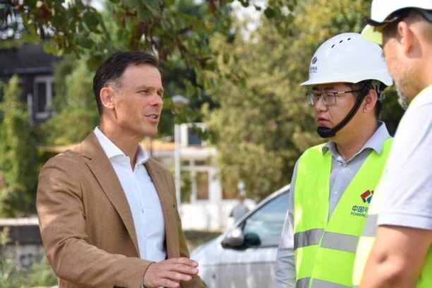 SINIŠA MALI OBIŠAO RADOVE, OVO SU SJAJNE VESTI: Za dve godine biće gotov novi Savski most! (FOTO)