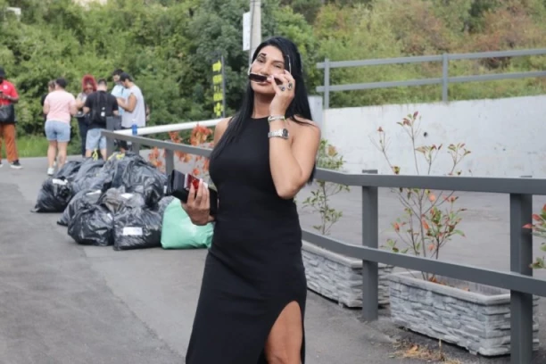 ŠTO DA BRINEM O JANJUŠU KAD MU ULAZI ŠEST BIVŠIH?! Atraktivna farmerka spremna za HAOS u "Eliti 9" - raskrinkala Kristijana! (VIDEO)