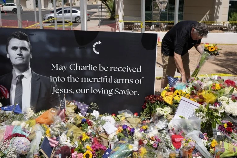 KAZNE ZA SVE KOJI SLAVE UBISTVO ČARLIJA KIRKA! Stiglo skoro 30.000 prijava!