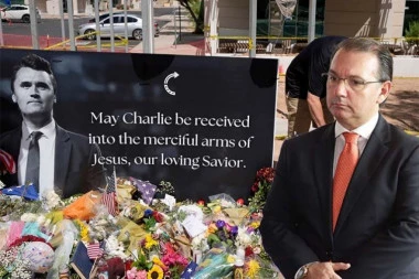 AMERIČKI RUKOPIS  KRIZE VIDI SE U SRBIJI! Autorski tekst Vladimira Marinkovića, predsednika Kongresa srpsko-američkog prijateljstva, za Republiku!