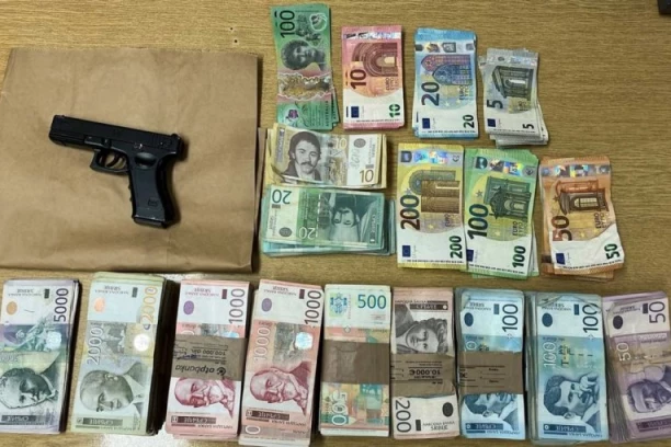 UPAO U MENJAČNICU I PRETIO RADNICI PIŠTOLJEM U ARANĐELOVCU! Ukrao OGROMNU sumu novca - POLICIJA ODMAH REAGOVALA! (FOTO)