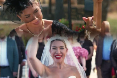 JOVANA JEREMIĆ IZVEDENA PRED OLTAR U JUTARNJEM! Šok-scene! Slomila se na očevom grobu, a onda se DIGLA KAO FENIKS (VIDEO)