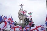 ZASTAVE, POVICI I STRAH: London pod opsadom - najveći skup krajnje desnice u novijoj istoriji Britanije! (VIDEO)