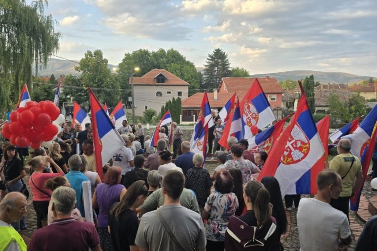 Ustala je cela Srbija!