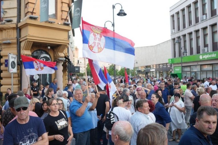 Ustala je cela Srbija!