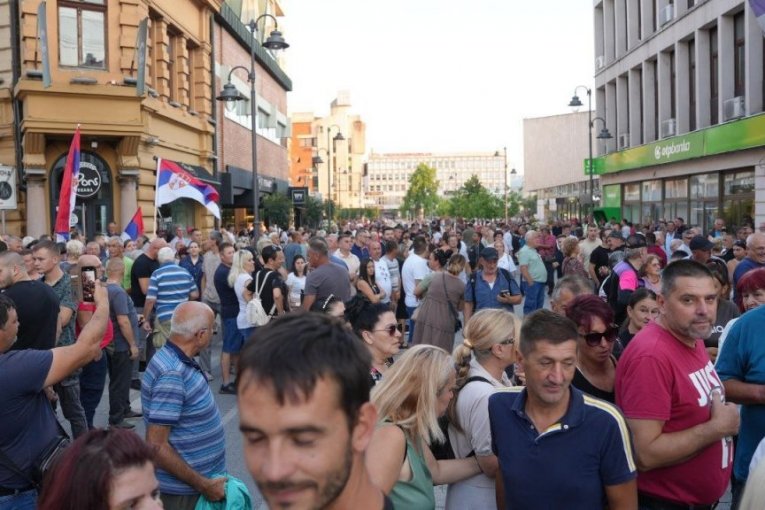 Ustala je cela Srbija!