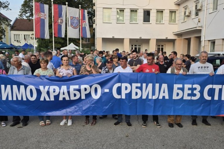 Ustala je cela Srbija!