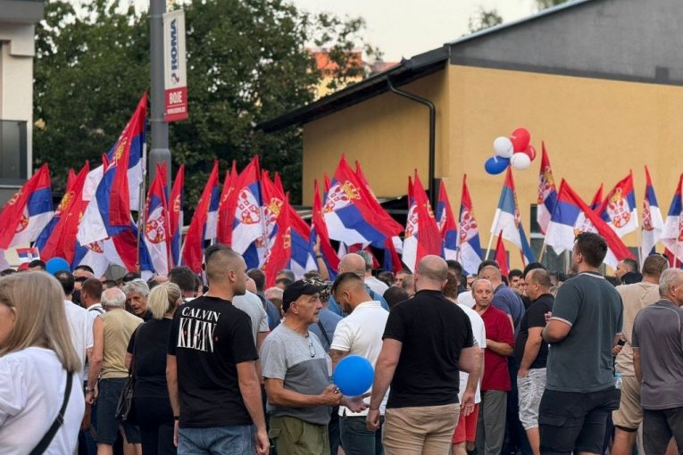 Ustala je cela Srbija!