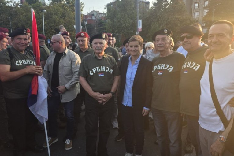 Ustala je cela Srbija!