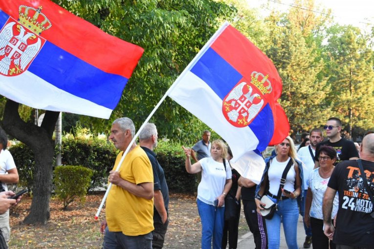 Ustala je cela Srbija!