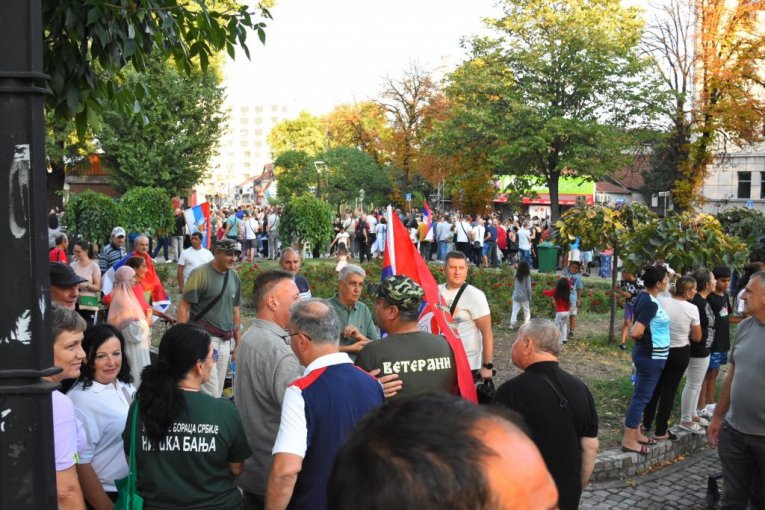 Ustala je cela Srbija!