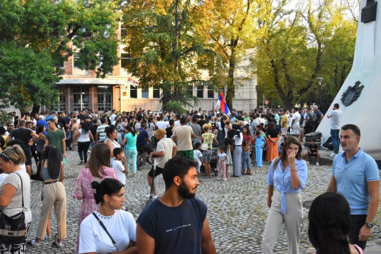 Ustala je cela Srbija!