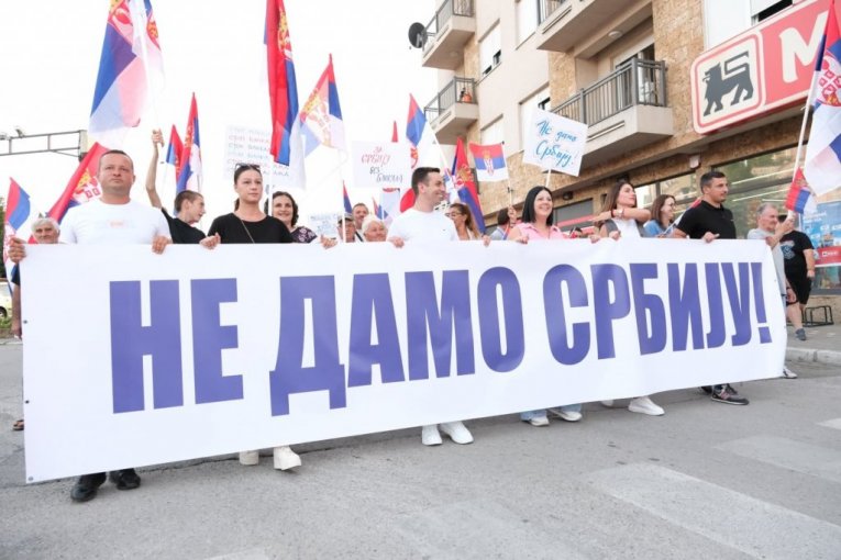 Ustala je cela Srbija!