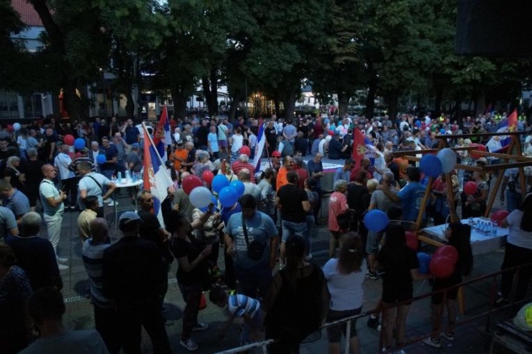 Ustala je cela Srbija!