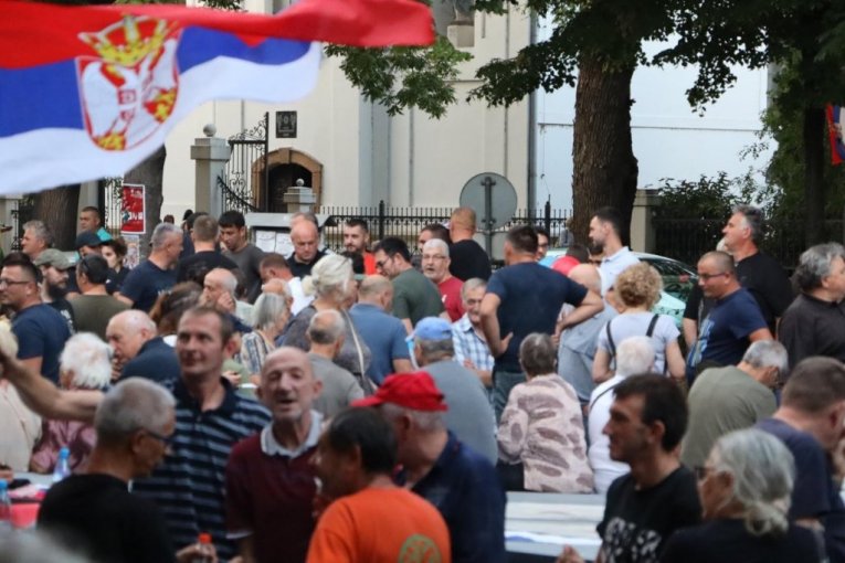 Ustala je cela Srbija!