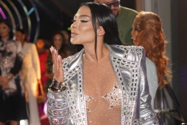 VRELIJE OD SVEGA ŠTO STE IKADA VIDELI U "ELITI": Maji Marinković spao pokrivač, evo kako izgleda tokom VRELE AKCIJE!