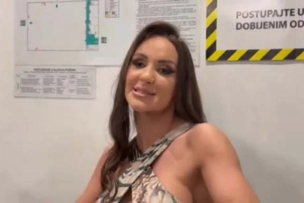 OPASNA BODIBILDERKA ULAZI U ELITU 9! "Mnogi su me tražili da ih treniram"! (VIDEO)