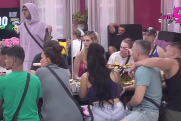 NAJNOVIJE VESTI STIGLE U ELITU - Informacija iz spoljnog sveta sve IZBEZUMILA! (FOTO)