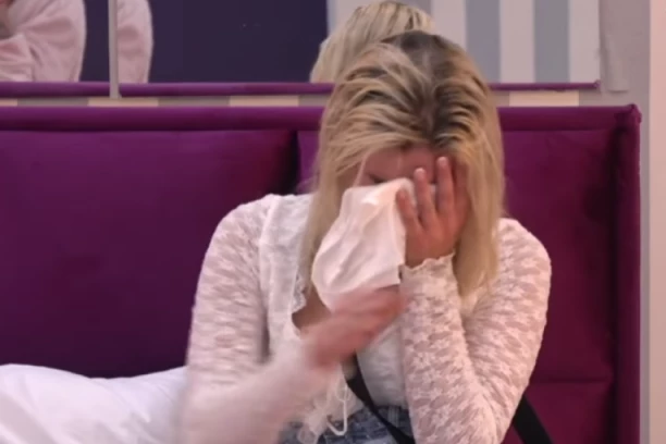 JEZIVI URLICI VEĆ ODZVANJAJU BELOM KUĆOM! Učesnica "Elite 9" ispušta KRIKE, presavila se u suzama nakon OKRŠAJA: "Zlo prikriveno" (VIDEO)