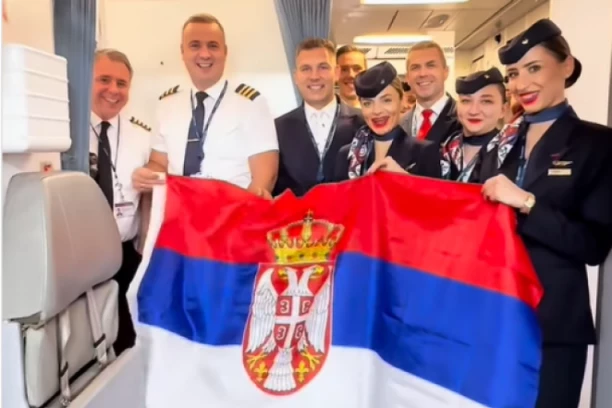 "MI POVEZUJEMO SRBIJU SA SVETOM I SVET SA SRBIJOM!" Er Srbija povodom Dana srpskog jedinstva, slobode i nacionalne zastave (VIDEO)