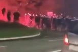 DELIJE UPALE U ZASEDU HRVATA: Huligani Dinama zaskočili navijače Zvezde na pumpi po povratku u Beograd (FOTO)