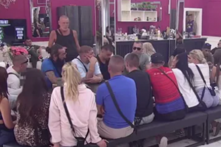 Lepi Mića i Asmin Durdžić ratuju