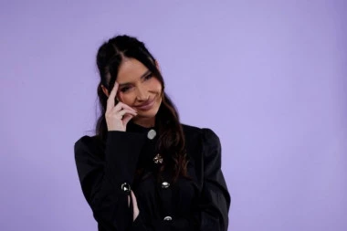 TIKTOK GORI! Katarina Živković ponovoila hit iz emisije "Lično sa" na Republici - ispunila zahtev fanova! (VIDEO)